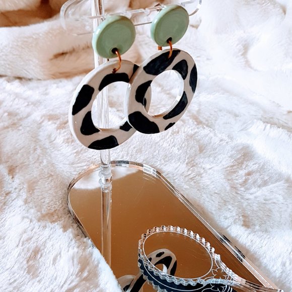 🍁 Made Retro style ceramic earrings | black & white & green | EUC, Handmade - Picture 2 of 6